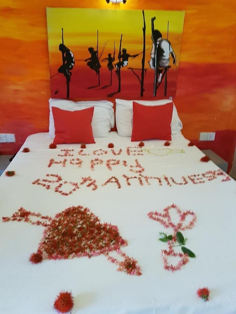 Maple Leaf Hotel Negombo Buitenkant foto